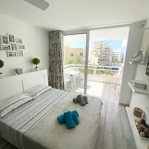 playa-de-las-americas-sea-view-vip-apartment.in-canary-islands.com/